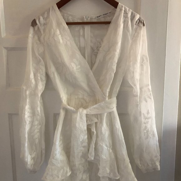 White Embroidered Lace Dress Size Small - Picture 4 of 6